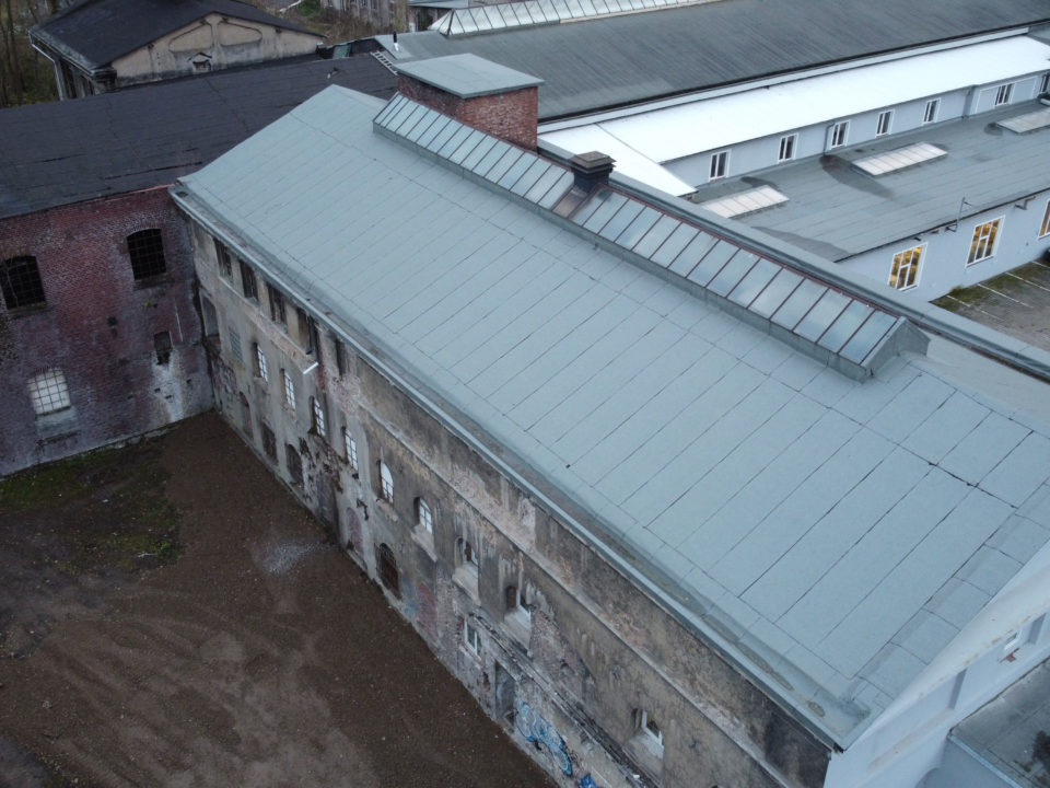 Eine Drohnenansicht vom neuen Standort der SkySystems IT GmbH in Iserlohn.